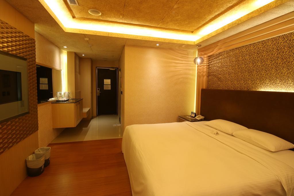 R7 Hotel Kaohsiung Exteriör bild