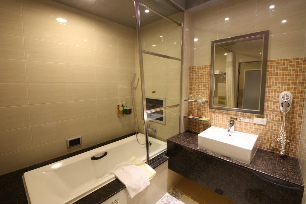R7 Hotel Kaohsiung Exteriör bild