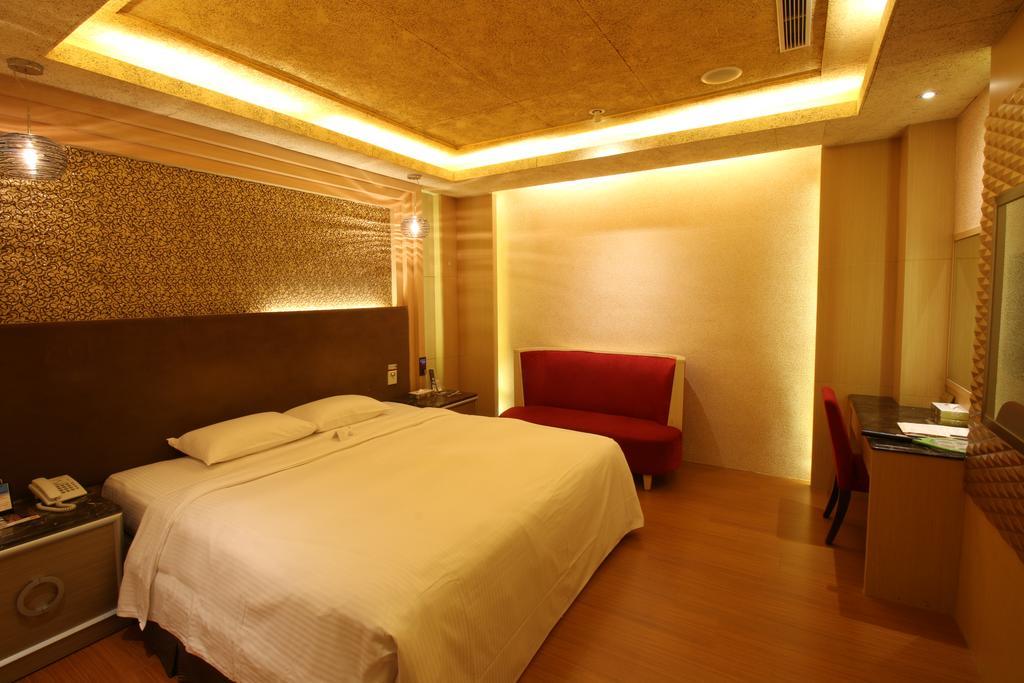 R7 Hotel Kaohsiung Exteriör bild