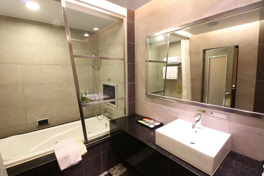 R7 Hotel Kaohsiung Exteriör bild