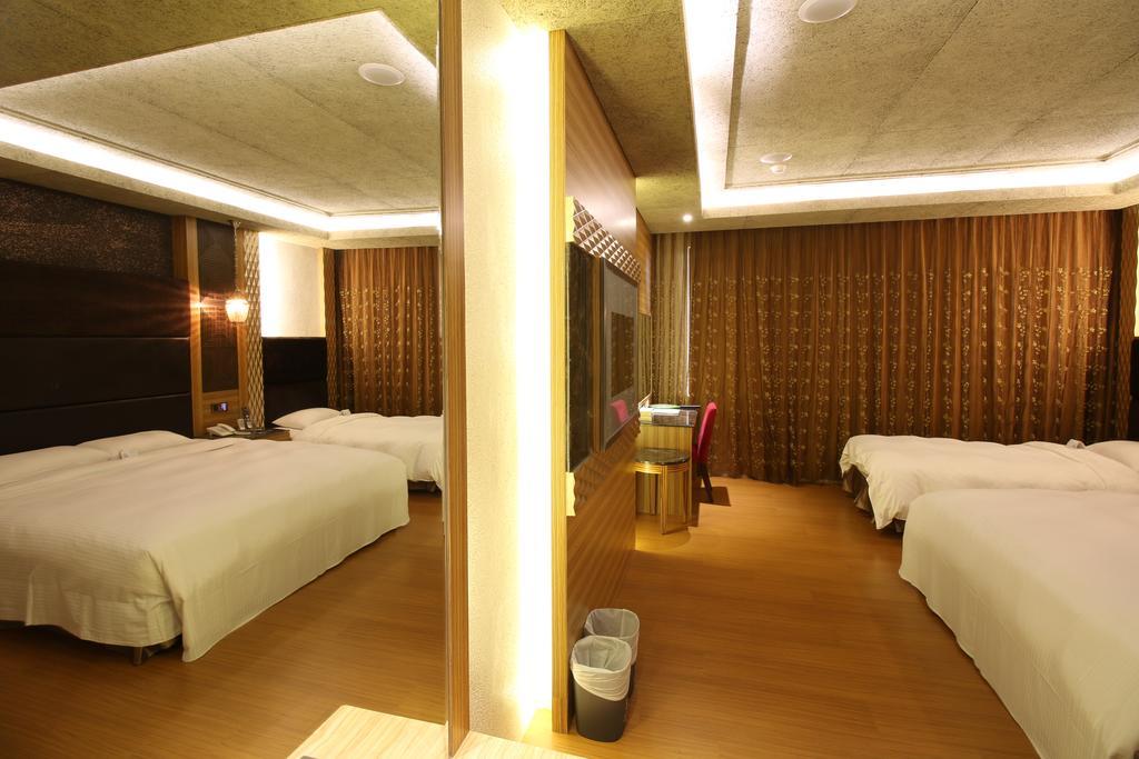 R7 Hotel Kaohsiung Exteriör bild