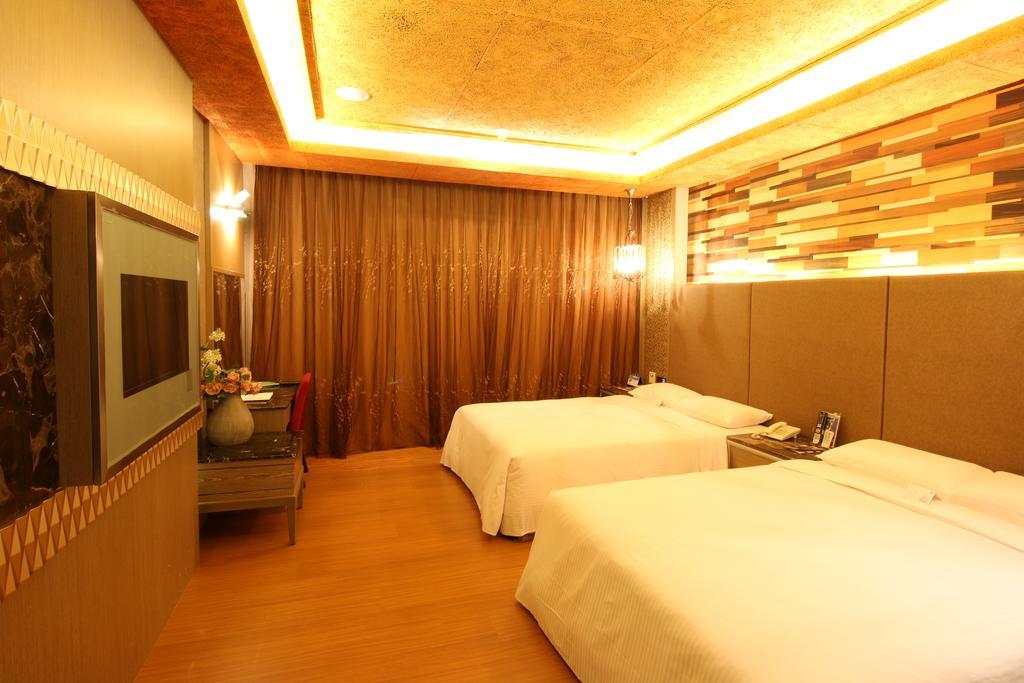 R7 Hotel Kaohsiung Exteriör bild
