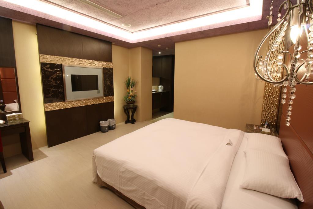 R7 Hotel Kaohsiung Exteriör bild