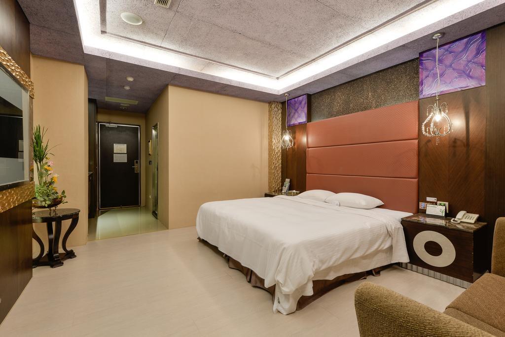 R7 Hotel Kaohsiung Rum bild