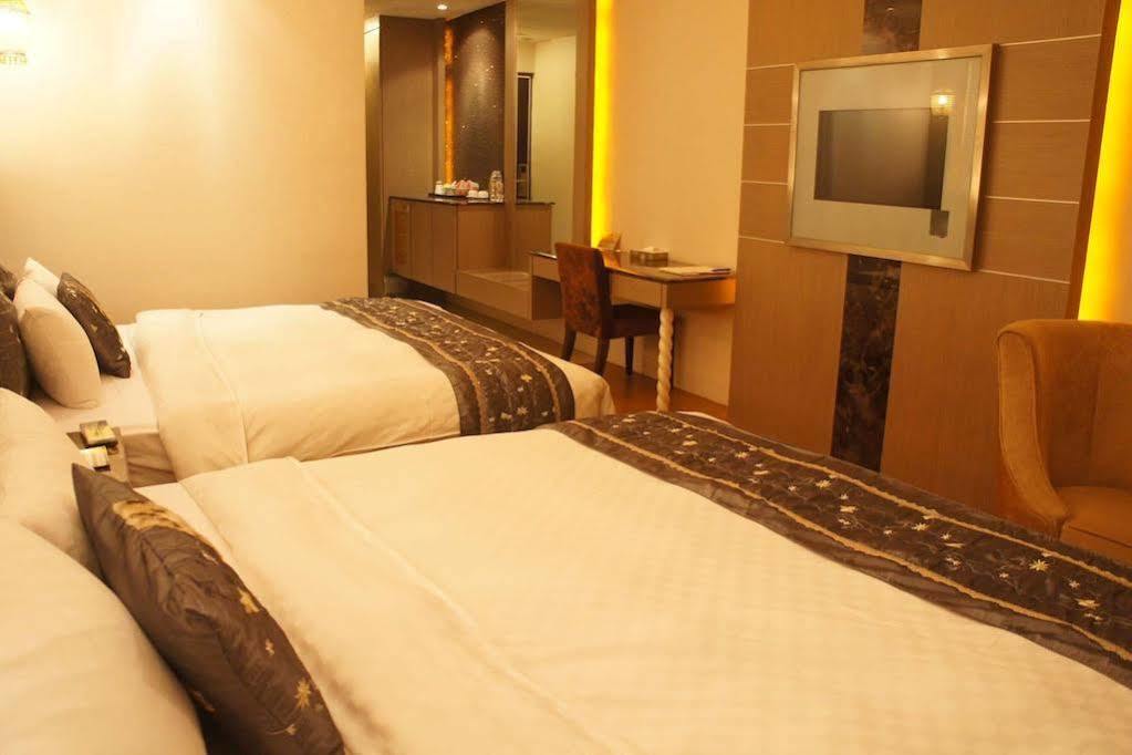 R7 Hotel Kaohsiung Exteriör bild