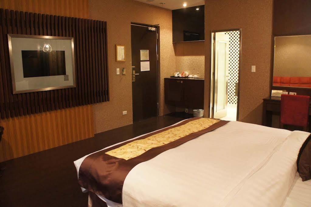 R7 Hotel Kaohsiung Exteriör bild